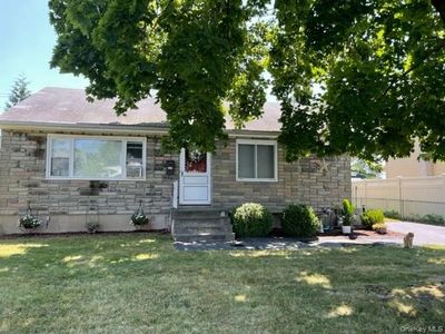 8 Rochelle Court