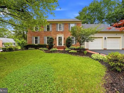 8900 Kenilworth Dr