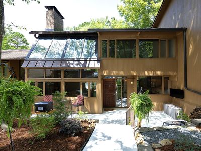 102 Arbutus Pl