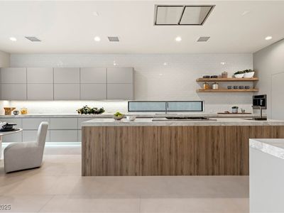 8913 Canyon Springs Dr