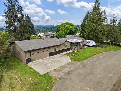 Property at 613 SE 5th St, Oakland, OR