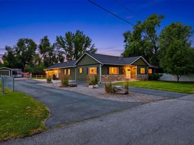 2521&-2527 Gleason St