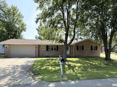 1105 Oakwood Ln