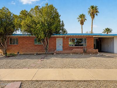 4725 E Bermuda St