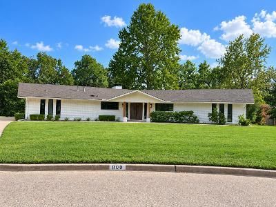 800 Mockingbird Ln