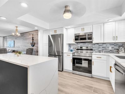 2018 S Federal Hwy APT 402