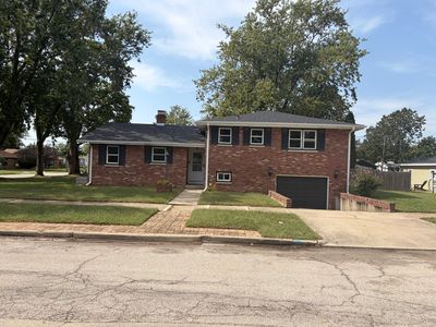 495 S Prairie Ave