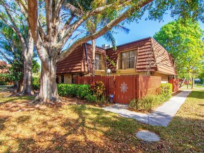 1458 N Lawnwood Circle #24b