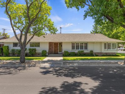 710 Leveland Ln