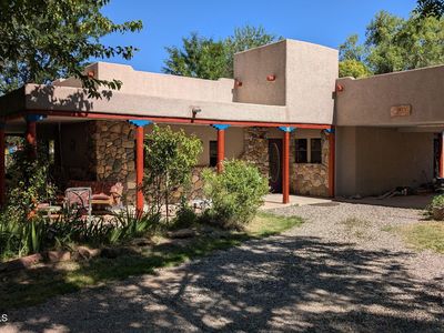 1825 E Vanderhoef Ln