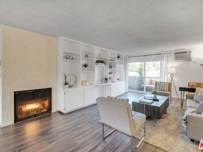 2320 S Bentley Ave APT 203