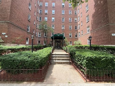 765 Bronx River #3F
