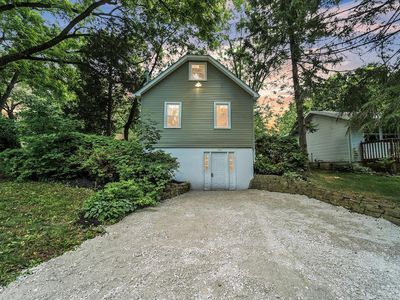 1332 East Lake Shore DRIVE