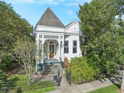 1902 General Pershing St