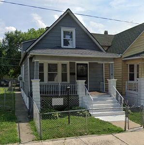 127 E 104th Pl