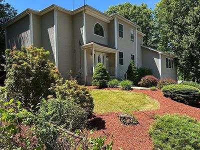 136 Thompkins Ave