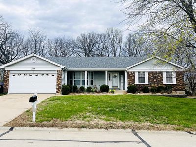 737 Carriage Trail Dr