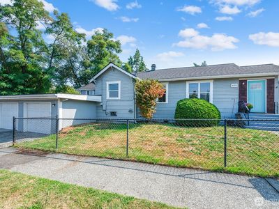 403 E Division Street