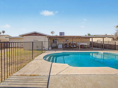 3833 W VOGEL Avenue