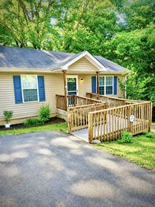 168 Inglewood Dr