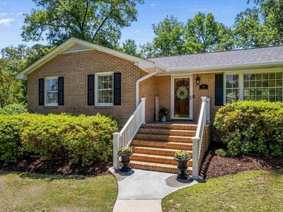 11 Lakecrest Dr
