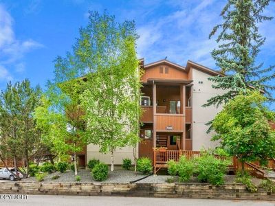 7200 Huntsmen Cir #8-D