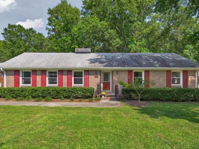 606 Crestview Dr