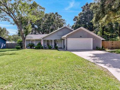 7706 Beechwood Dr