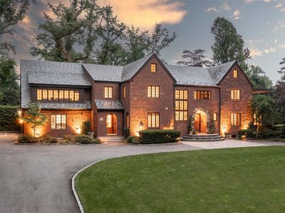 510 Manhasset Woods Road