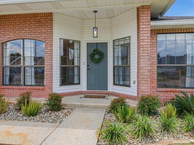 Property at 8869 Cagle Dr, Navarre, FL