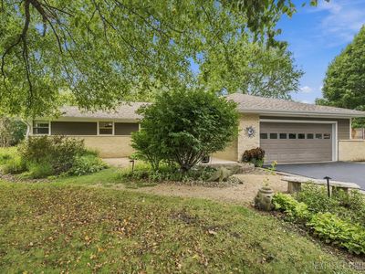 24 W Stonegate Dr
