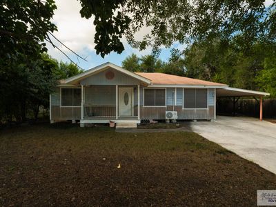 206 S Beto Garcia Dr