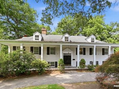376 Lakeview Dr