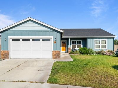 379 NW Crestview Ct