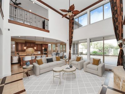 1807 Ravenel Ln
