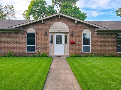 1509 Travis St