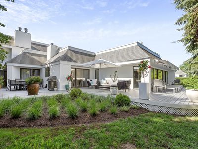 1 Reed Pond Ct