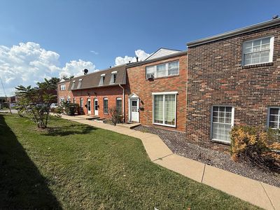 1115 S Old Highway 63