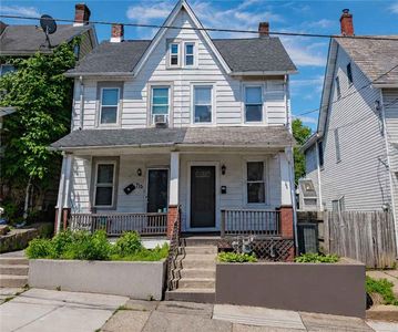 717 2nd Ave