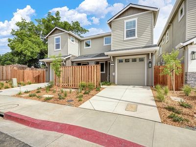 215 Chico Pl
