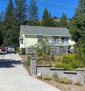 909 S Weed Blvd