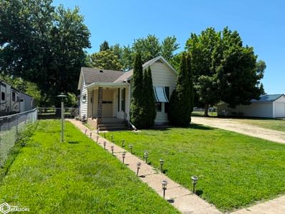 705 Hedge Ave