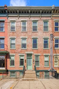 364 8th St APT 1R
