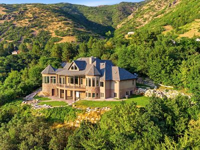 2527 E Bonneville Terrace Dr