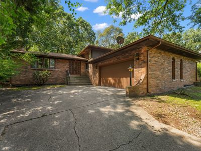 7633 Hemlock Ave