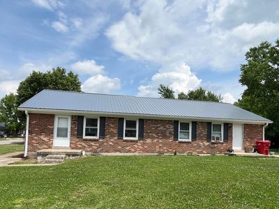 200 Longview Dr