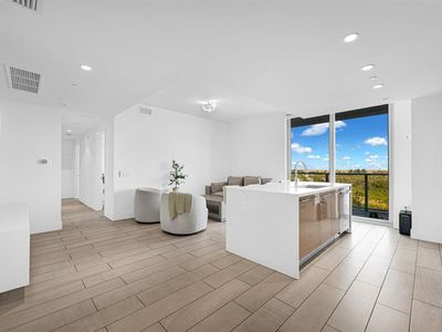 2000 Metropica Way #801