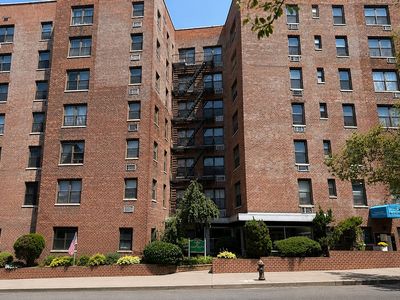 6395 Austin St