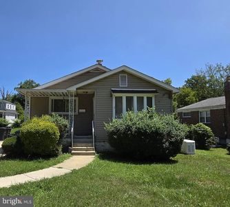 2915 N Rogers Ave
