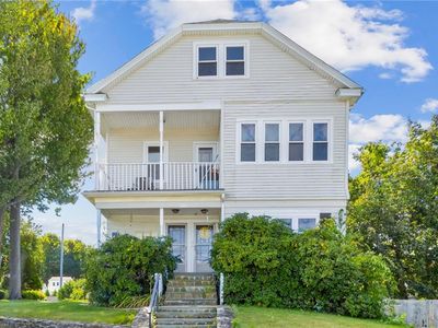 7 Barrett Ave